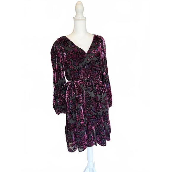New Eliza J Mesh Long Sleeve Floral Velvet Dress, Size 14 - Picture 1 of 5